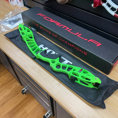Yard Sale | Hoyt SR25 Riser RH 25"